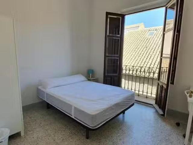 ¡Oferta! Habitación en Calle Beaterio del Santísimo, Centro Sa.