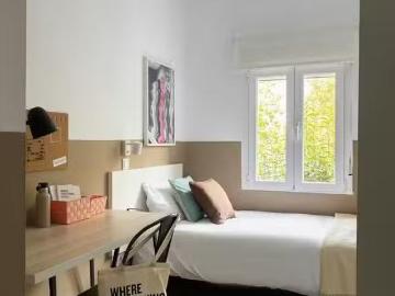 ¡Recién llegado! Habitación en Calle Daoíz