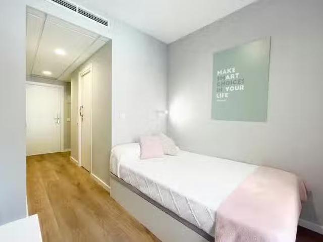 ¡Oferta! Habitación en Calle de Toledo, Barrio de La Latina