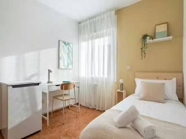 Único Habitación en Calle de Triana, Chamartín