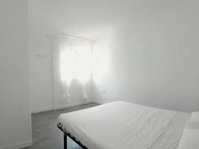 Encantador Habitación en Calle de Antonio Zamora, Puerta del Á.