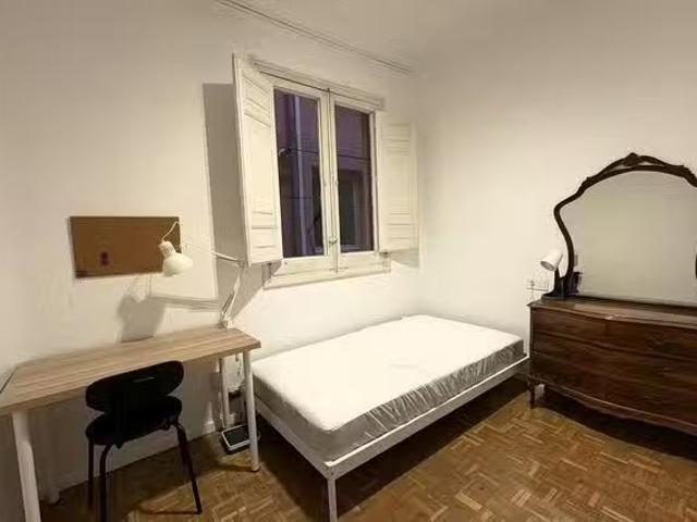 ¡Oferta! Habitación en Calle de Bailén, Centro
