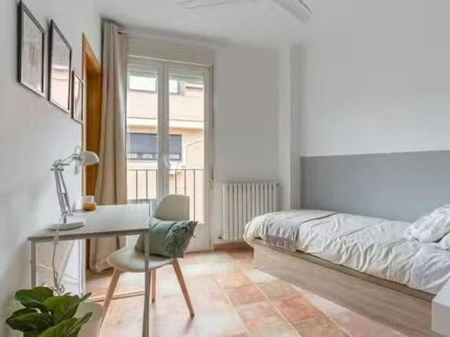 Acogedor Habitación en Calle de Carnicer, Bellas Vistas