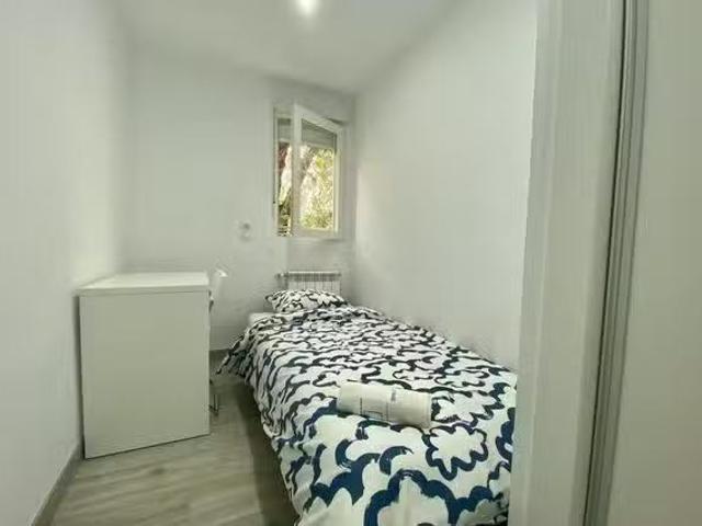 Acogedor Habitación en Calle de Godella, San Cristóbal