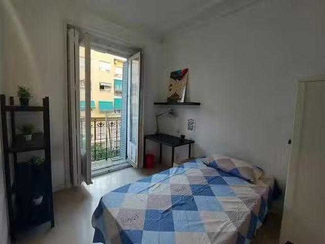 Acogedor Habitación en Calle de Guzmán el Bueno, Gaztambide