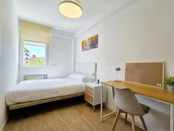 ¡Recién llegado! Habitación en Calle de Italia