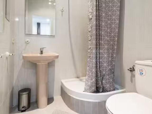 Nuevo Habitación en Calle de la Colegiata, Embajadores