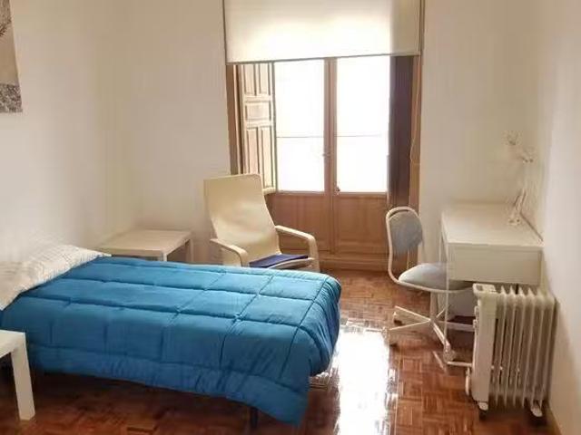 ¡En alquiler! Habitación en Calle de la Princesa, Argüelles