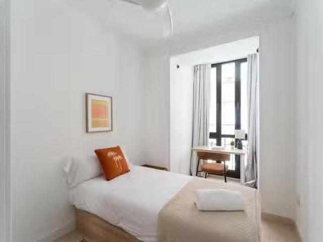 Encantador Habitación en Calle de Luisa Fernanda, Moncloa Arav.