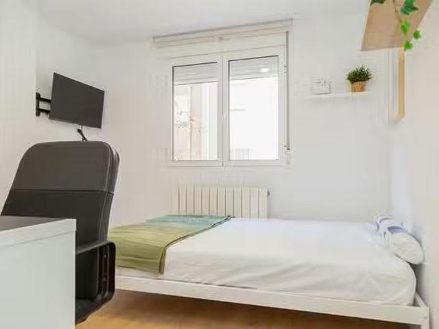 Bonito Habitación en Calle de Nuestra Señora del Salz, Delicias