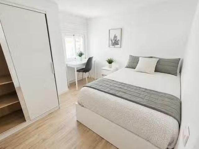 Único Habitación en Calle de Ofelia Nieto, Moncloa Aravaca