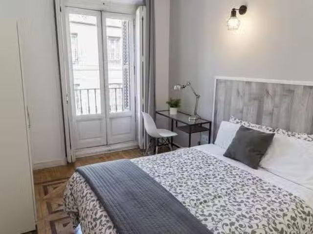 Bonito Habitación en Calle del Conde de Romanones