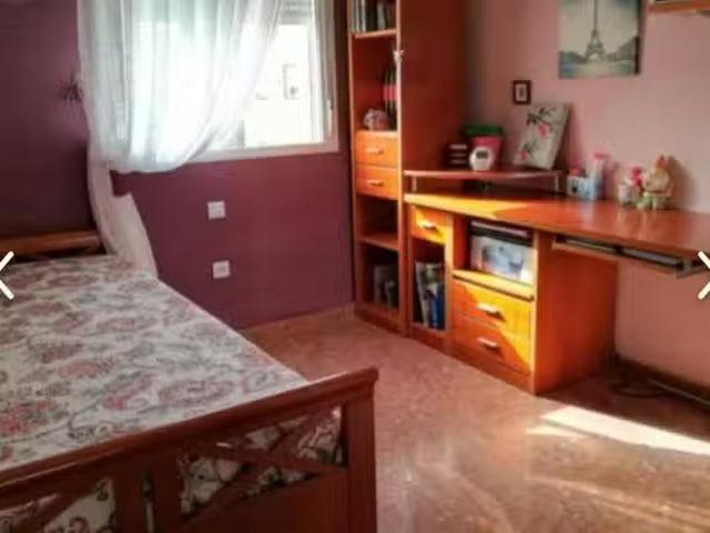 Acogedor Habitación en Calle Estrella Polar, Barriada Pino Mon.