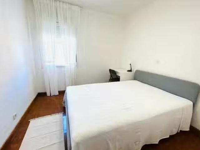 ¡Oferta! Habitación en Calle Gonzalo Torrente Ballester, Junta.