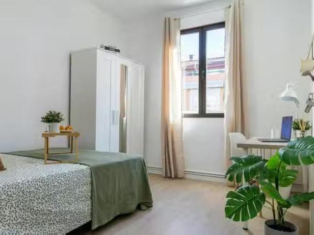 Encantador Habitación en Calle Jacinto Benavente