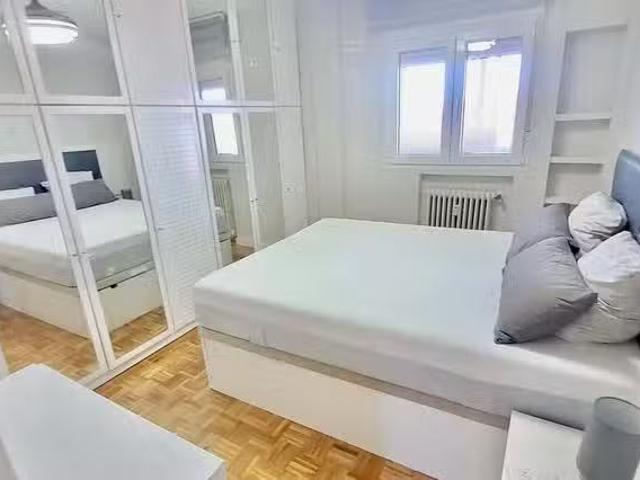Bonito Habitación en Calle Paredes de Nava