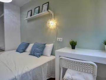 ¡Oferta! Habitación en Calle San Lamberto, Ciudad Lineal