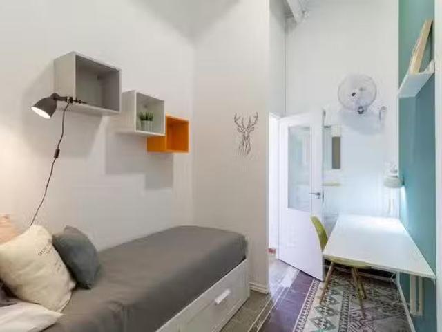 Bonito Habitación en Carrer Gran de Gràcia, Vila de Gràcia