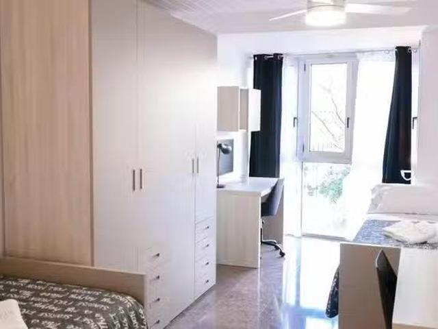 Bonito Habitación en Carrer de Guillem de Castro, La Roqueta