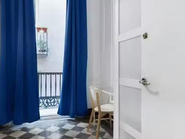 ¡Renta! Habitación en Carrer de les Heures, El Gòtic