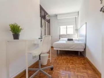 Único Habitación en Carrer de Sèneca, L'Amistat