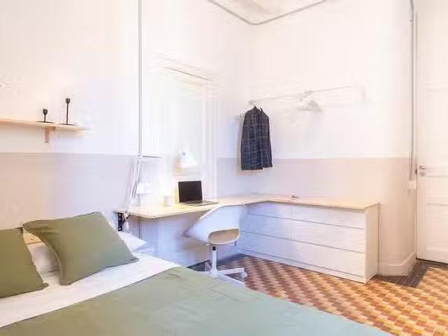 Bonito Habitación en Carrer de Pons i Gallarza, 3