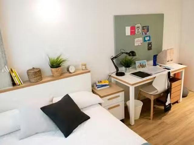 ¡Oferta! Habitación en Carrer de Pallars, Provençals de Poblenou