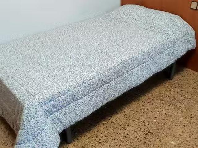 Único Habitación en Carrer de Provença, La Nova Esquerra de l'.