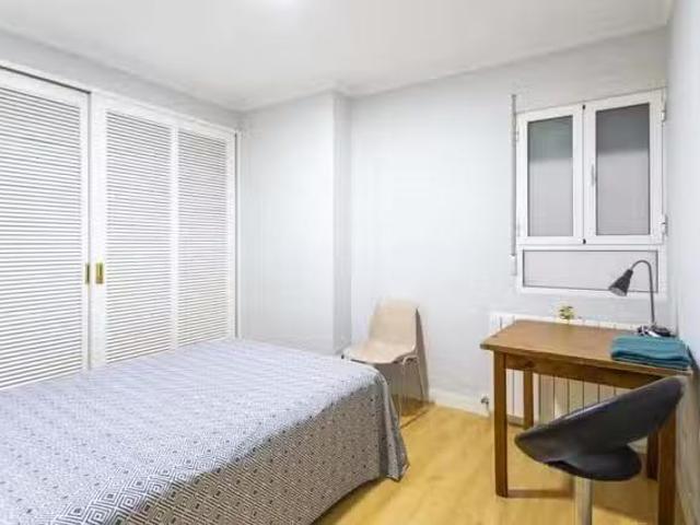 ¡Recién llegado! Habitación en Carrer de Roteros