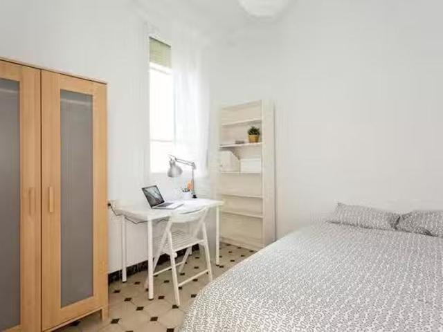 Encantador Habitación en Carrer de València, La Nova Esquerra.