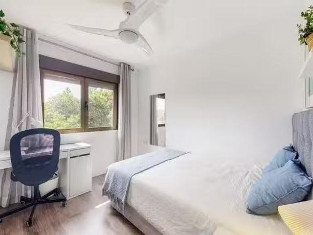 Acogedor Habitación en Carrer del Monestir de Poblet
