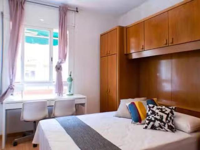 Acogedor Habitación en Carrer del Comte Borrell