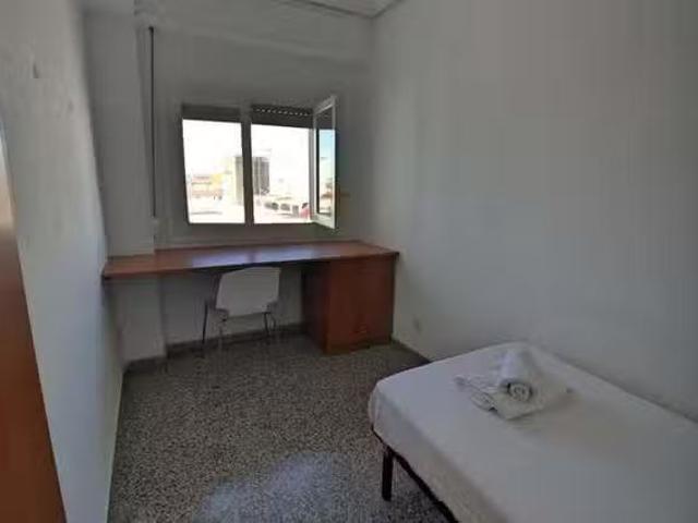 Encantador Habitación en Carrer del Doctor Vicente Pallarés