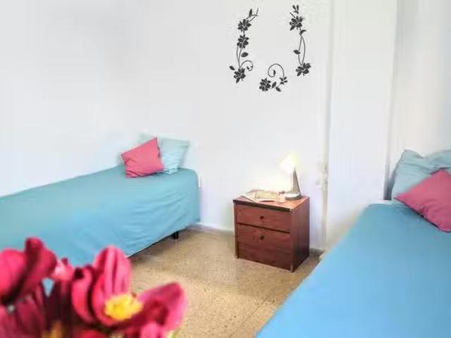 Encantador Habitación en Carrer del General Llorens, Benicalap