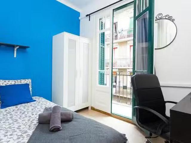 Bonito Habitación en Carrer d'Elkano, El Poble sec