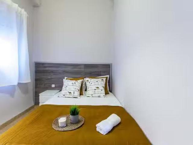 ¡Recién llegado! Habitación en Carrer d'Honorat Juan