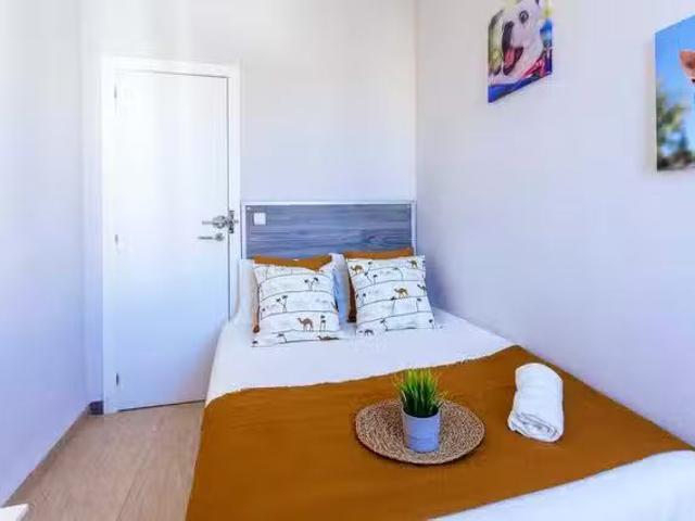 Encantador Habitación en Carrer d'Honorat Juan
