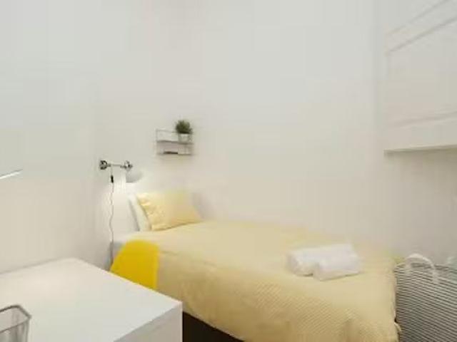 Bonito Habitación en Gran Via de les Corts Catalanes, La Nova.