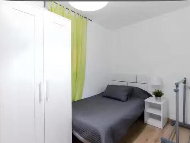 Bonito Habitación en Paseo de la Infanta Isabel