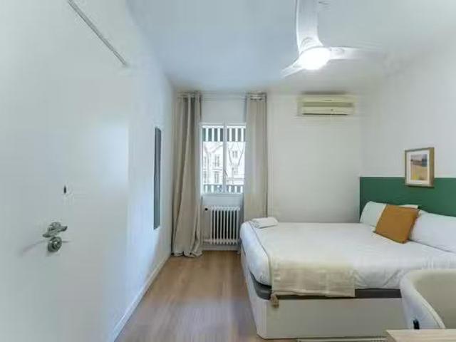 ¡Renta! Habitación en Paseo de la Reina Cristina, Retiro