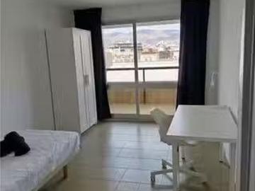 ¡Oferta! Habitación en piso compartido de 6 habitaciones en al.