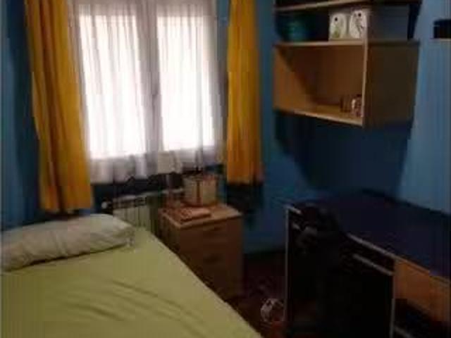 Encantador Habitación en piso compartido en alquiler en Guinda.