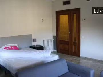 ¡Renta! Habitación en piso compartido en alquiler, Sant France.