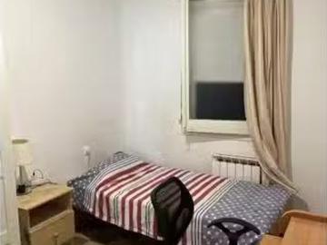 Bonito Habitación en piso compartido en el Guinardó, Barcelona
