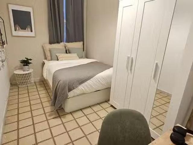 ¡Oferta! Habitación en Pl. de Ramon Berenguer el Gran, 2