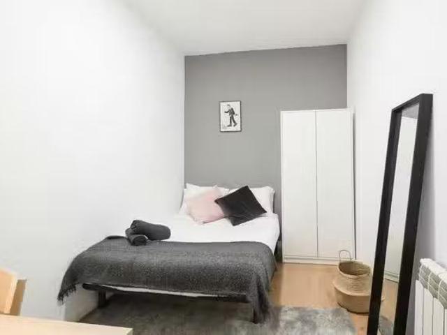 ¡Oferta! Habitación en Plaza de Tirso de Molina, Centro