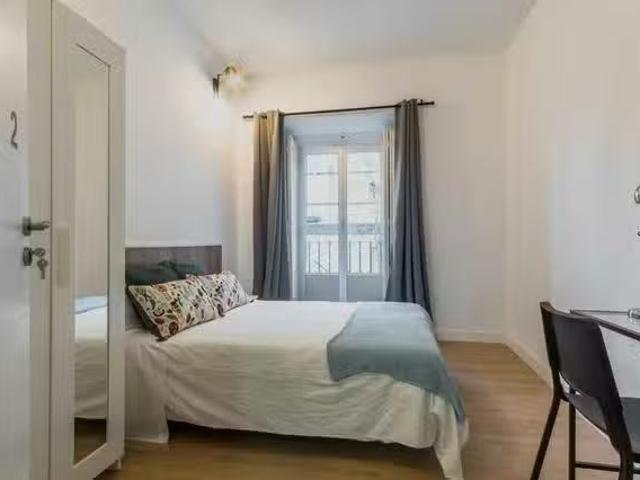 Barato Habitación en Plaza de la Marina Española, Palacio