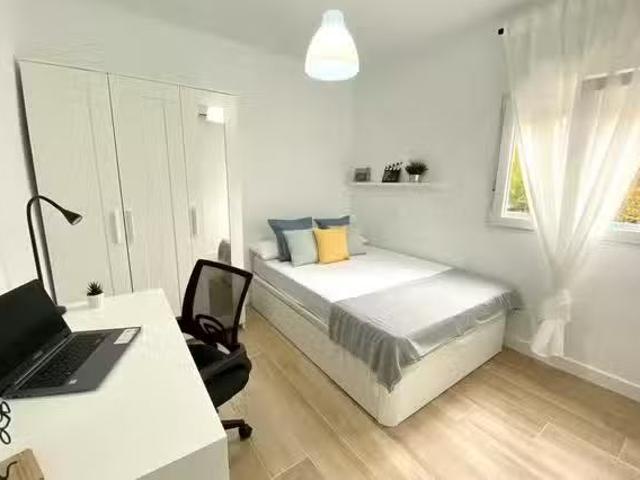 ¡Renta! Habitación en Plaza Fuensanta