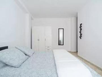 Bonito Habitación en Plaça de Clavé