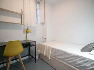 Encantador Habitación en Plaça de Sant Lluís Bertran